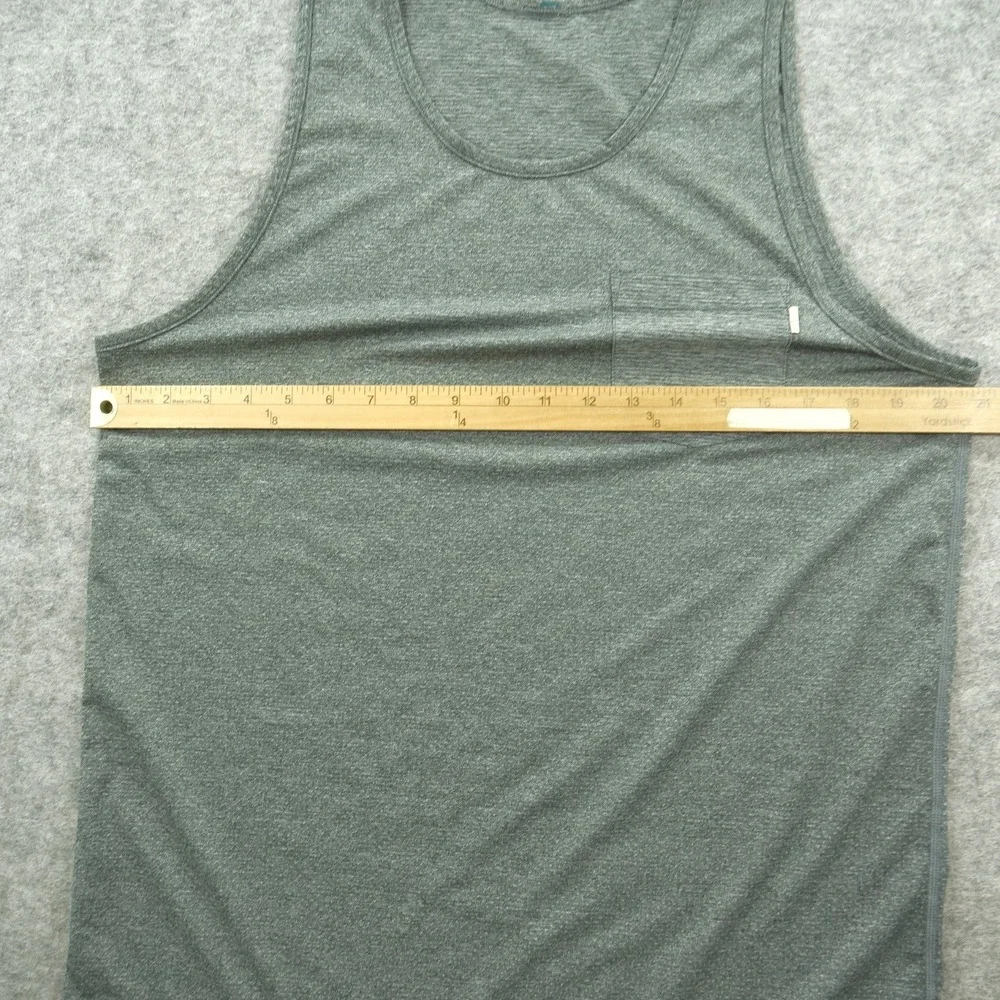 Vuori Shirt mens Large Gray Tank Sleeveless Pocket logo Active Outdoors - Picture 7 of 7